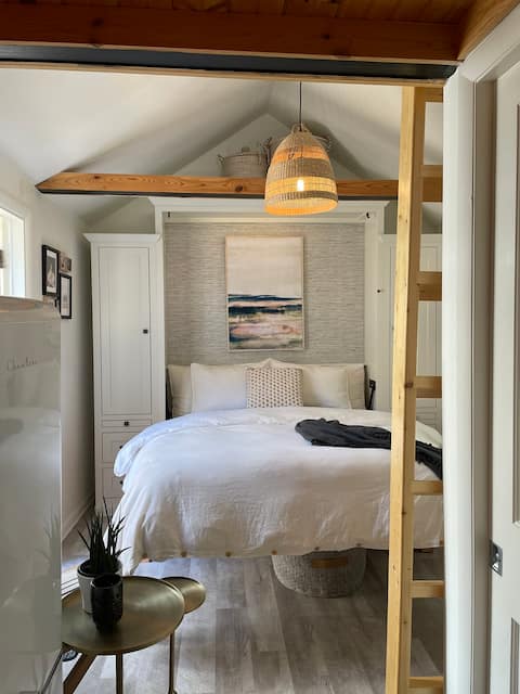 Luxe Tiny House in Downtown Reho w/Murphy Bed