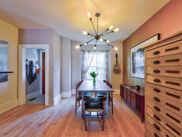 Cute House In Golden Area gallery image 4