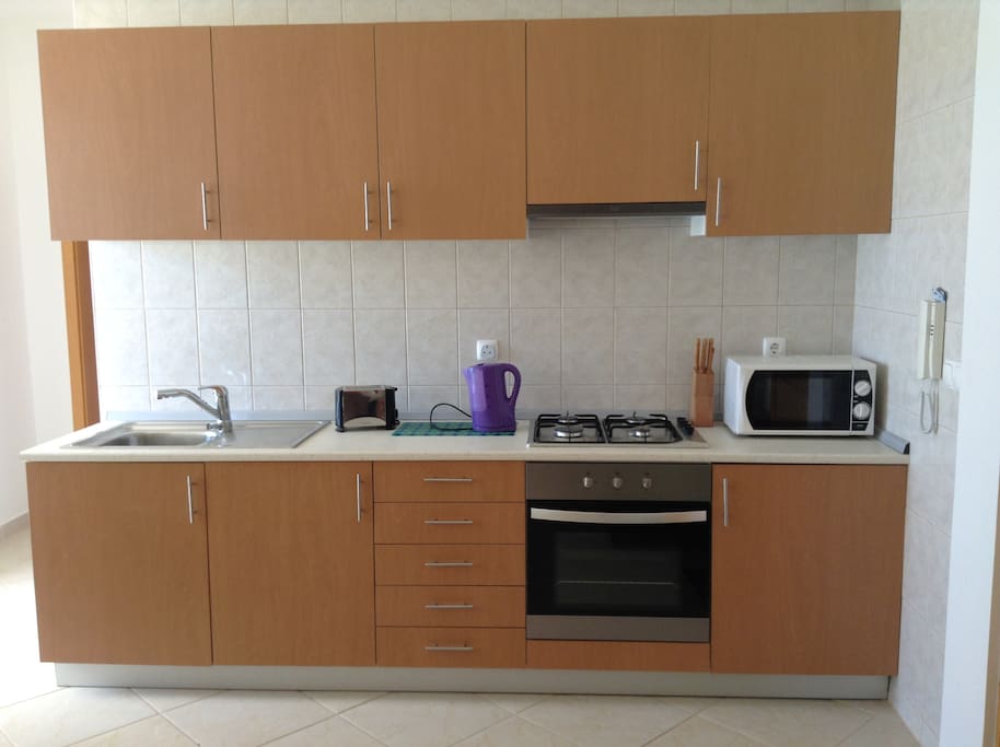 Fully Fitted Kitchen