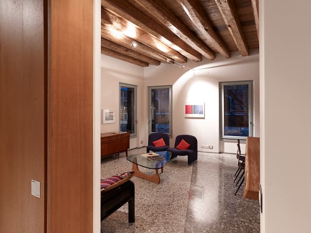 Canal View Arsenal Entrance 110 sqm