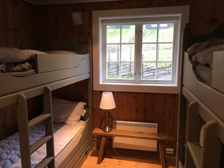 Sovrum 2 med 2 våningssängar