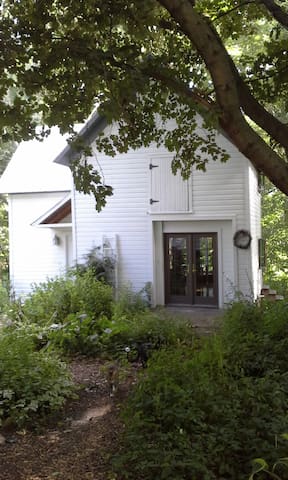 Airbnb Plainwell Vacation Rentals Places To Stay Michigan