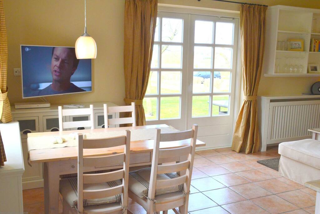 Wohn-/Esszimmer