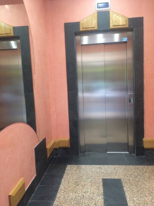 Portal, vista ascensor