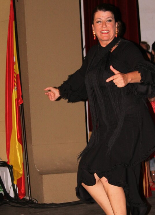 Show full-screen, host-provided image