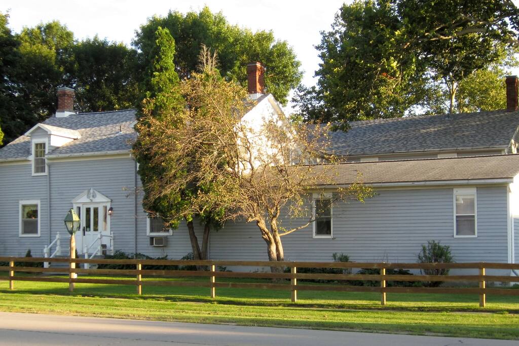 The front of the inn.