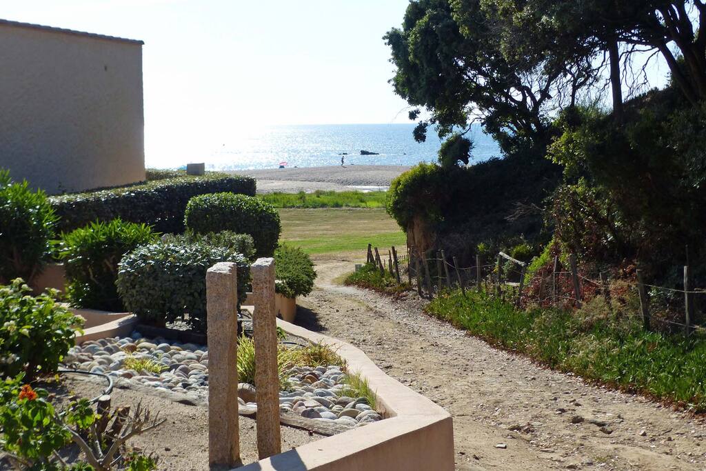 La Corse A 150 M De La Plage De La Liscia Appartements En