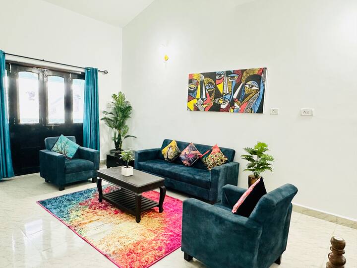 Living room image 4