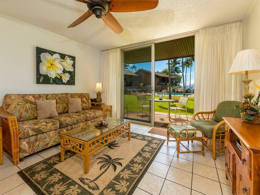 polynesian_shores_1of_106_livingroom3.jpg