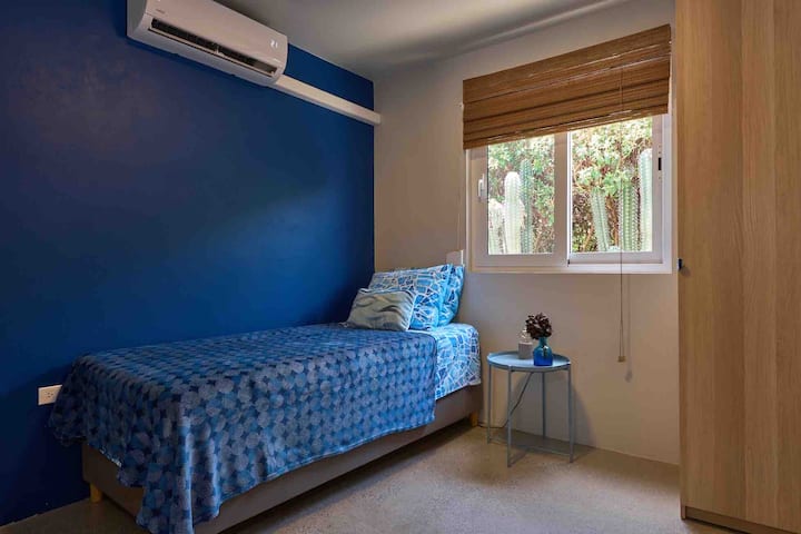 1 კაციანი საძინებელი კონდიცირებით.