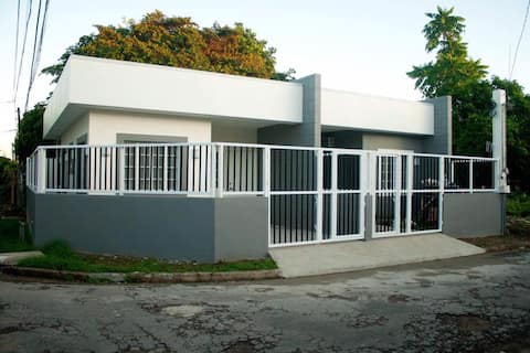 Entire home/Netflix/AC/Wash/Dyer/ Unit 1