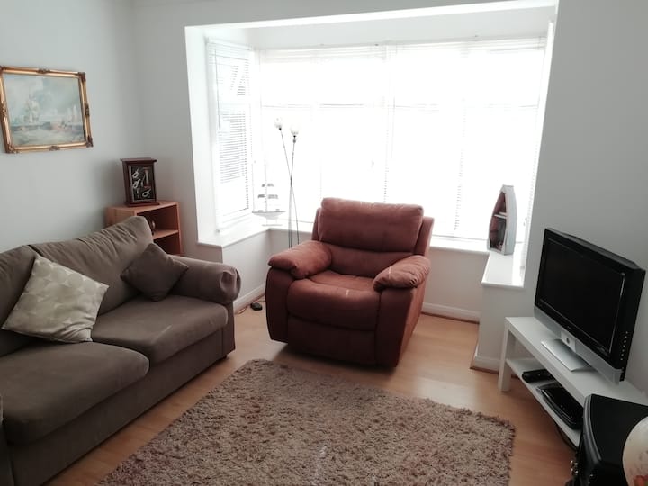 Entire 1 Bed Apartment 300 Yards From Beach. - Bognor Regis