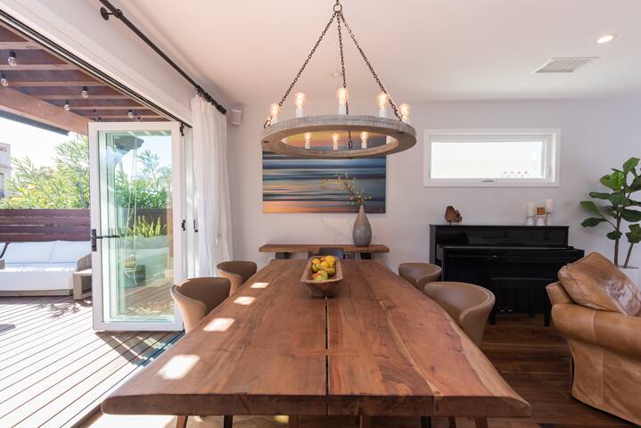 Luxury Beach Home Windansea gallery image 2