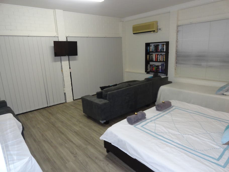 Lounge & TV