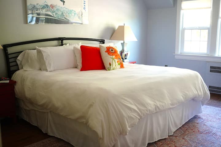 Dhoma e gjumit 2: Krevati dopio "king"