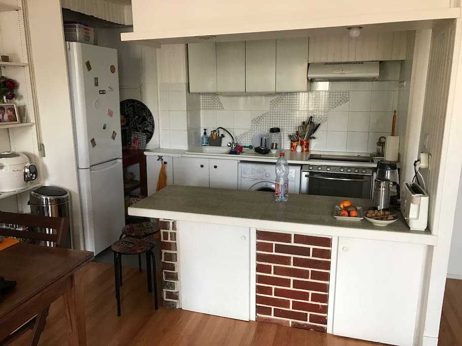 The American kitchen open on The living