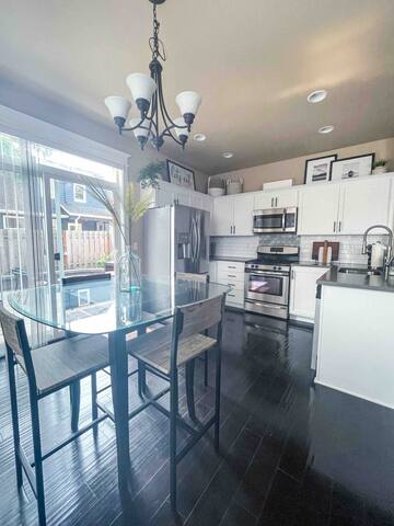 Patio w/ fire pit home ✶ 10min to DT → Has it all! gallery image 3