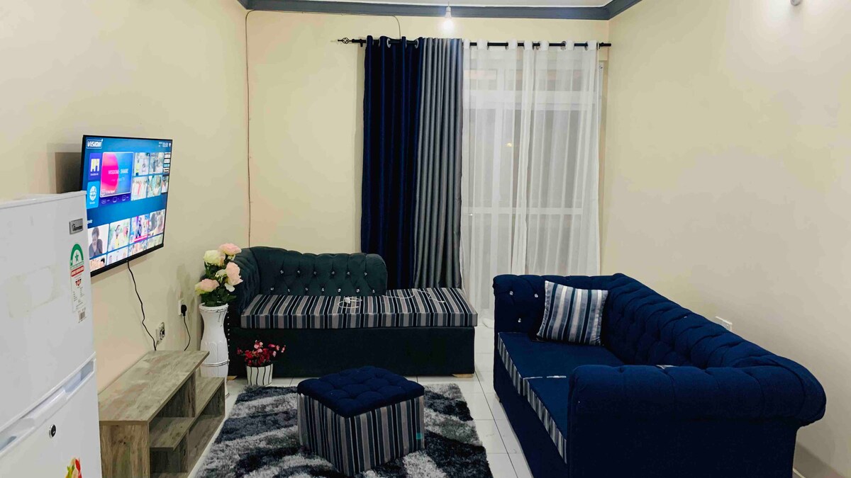 Lovely Fully Furnished 2 Bedrm Spacious Apartment. - Apartments