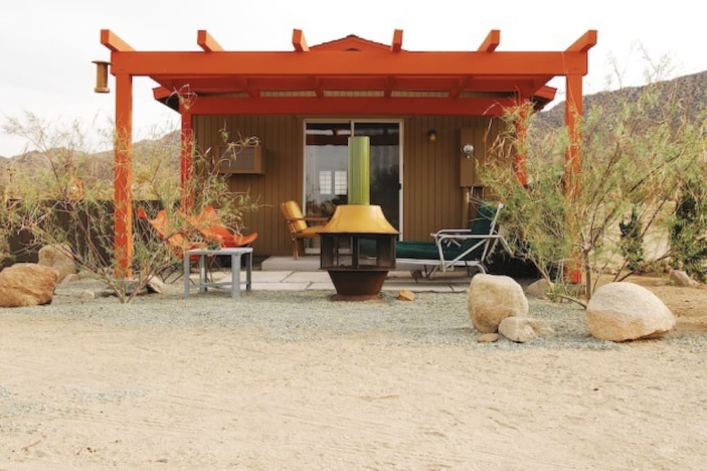 Luna Mesa-Joshua Tree - Cabins for Rent in Joshua Tree ...