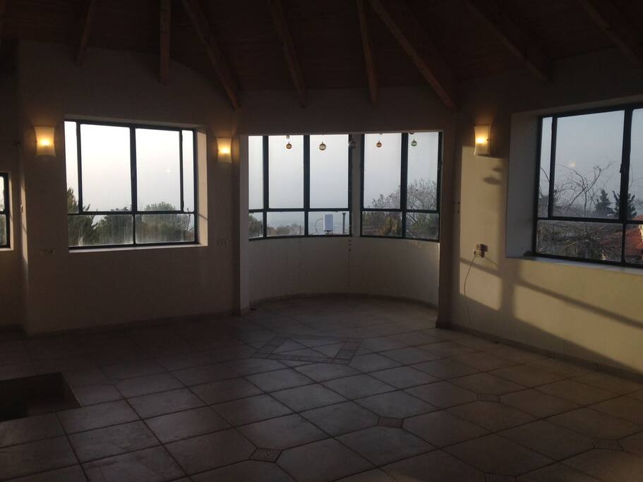 private unit - panormic view towards the sea - 4'th floor