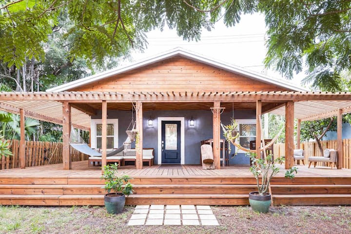 THE BUNGALOW. One House off Wilton Drive. 2/2.