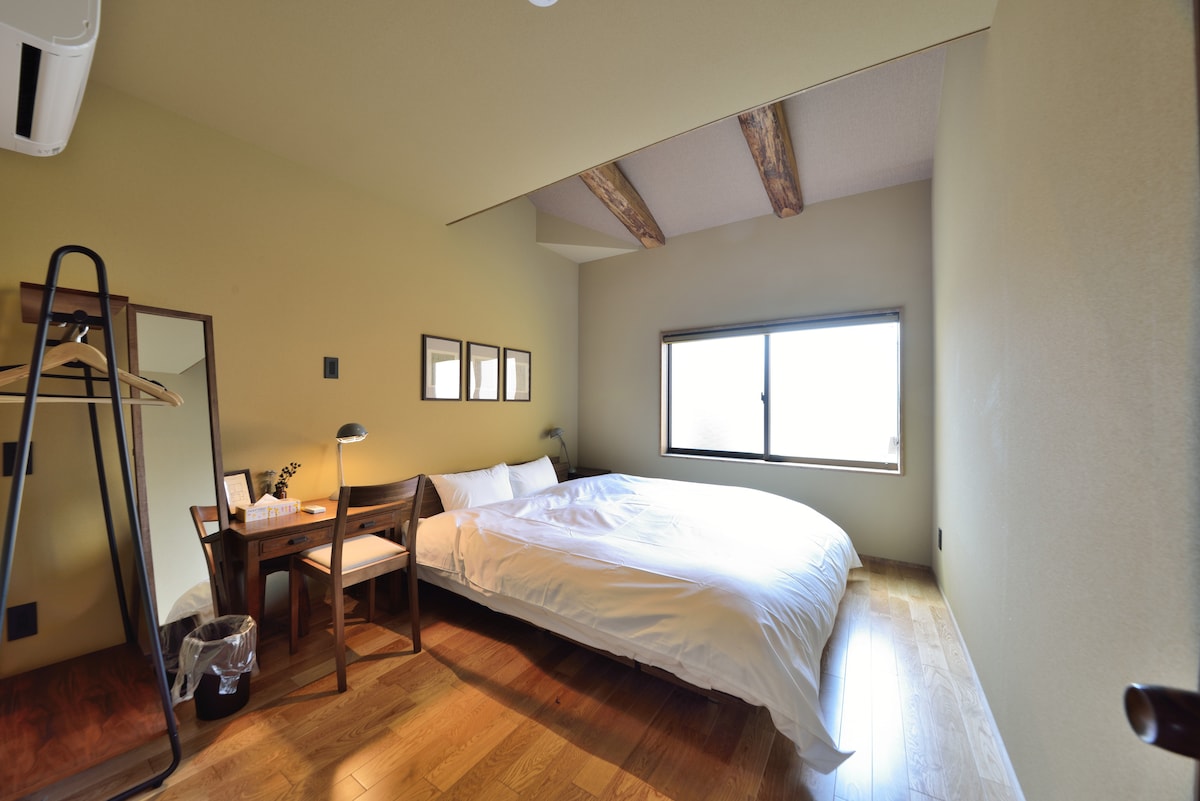 חדר שינה 1 (2F)