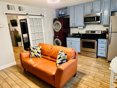 Top performing Airbnb: Chic ATL Duplex Near Downtown Attractions! Unit B in Mechanicsville