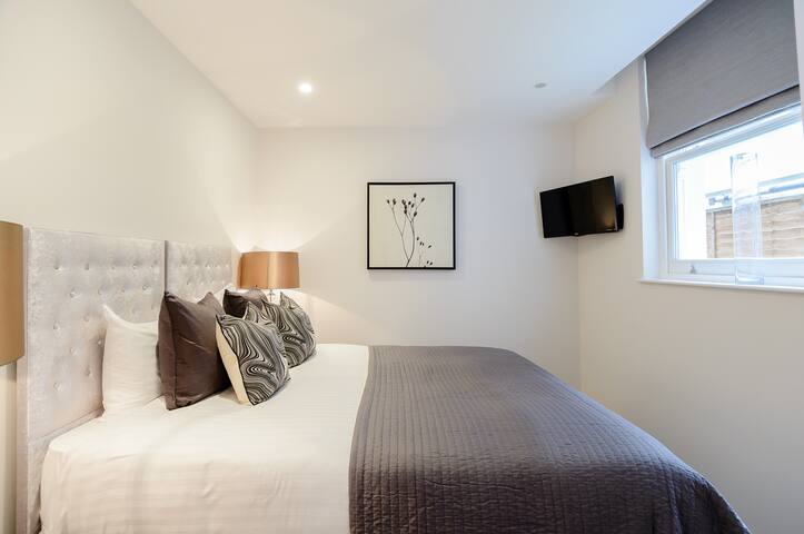 Perfectly Located 2bed 2bath Kensington gallery image 4