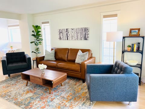 Successful Airbnb property: Ravine Retreat • 10minDT • Trails & WhyteAve in Mill Creek South