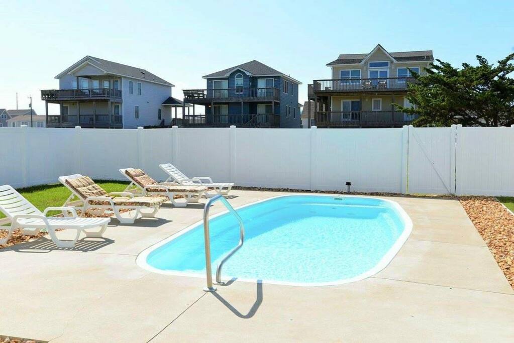 Sparkling Pool