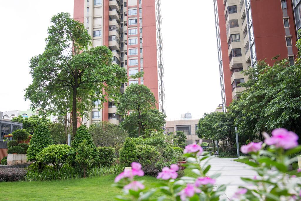 安全并绿化的小区花园