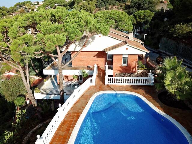 Villa Fluvia: 1200m city, swimming pool, sea view gallery image 4