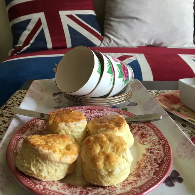 Welcoming tea( if the hosts are around )