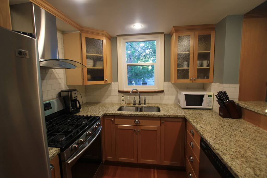 Kitchen (gas stove)