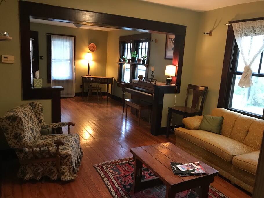Sitting room.