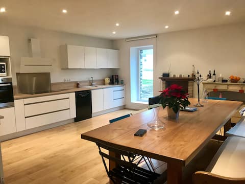 Large farmhouse, exceptional renovation!