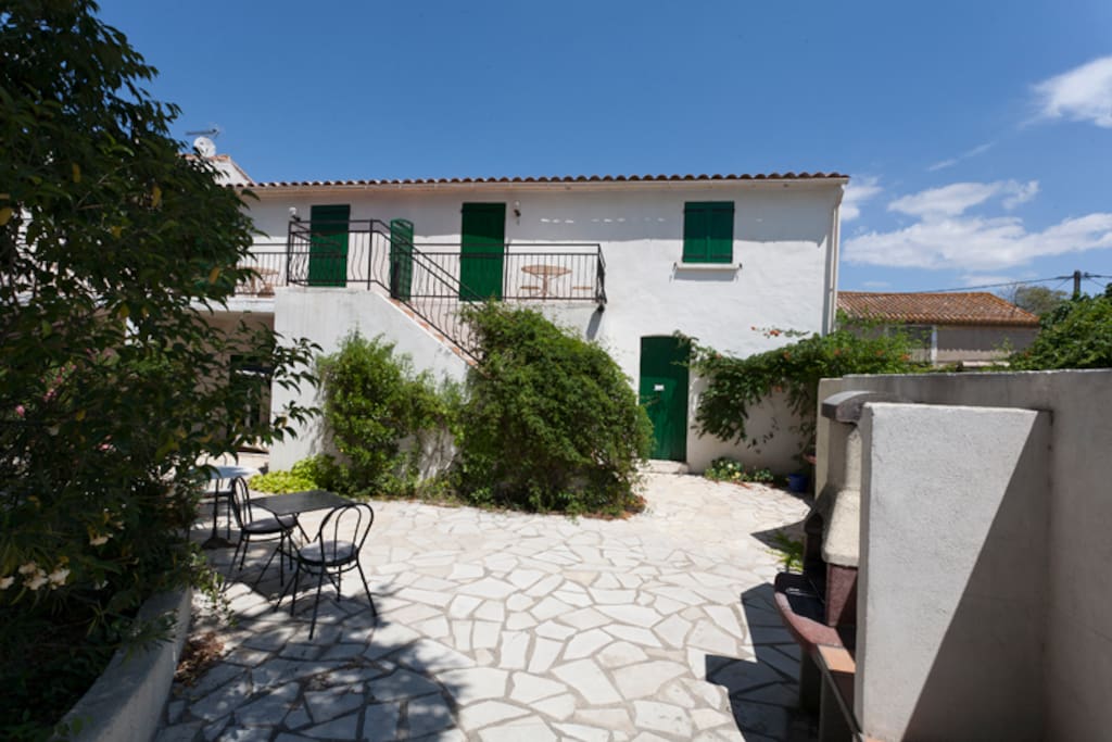 3 apartments on balcony on first floor of barn