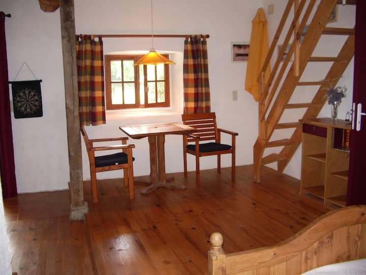 جينغو جيت ، غرفة النوم 2