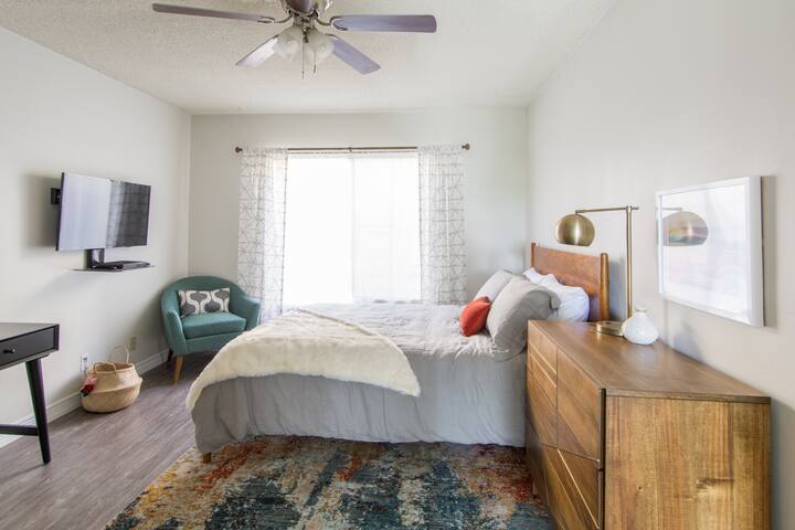 Beautiful Mar Vista Studio C4