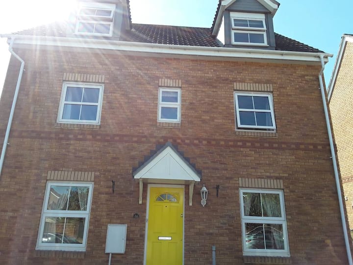 Old St. Mellons Vacation Rentals & Homes Wales, United Kingdom Airbnb