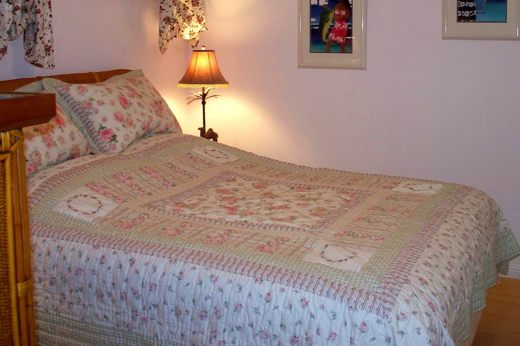 Nicely decorated, comfortable bedroom