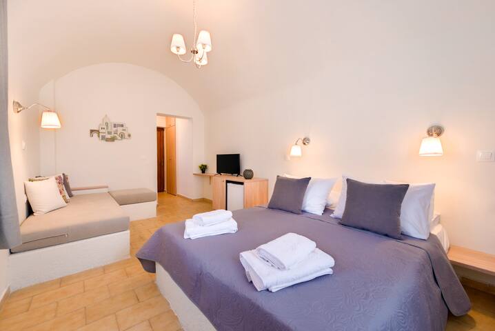 Alexander's Great View : Andros Room- 21 m²