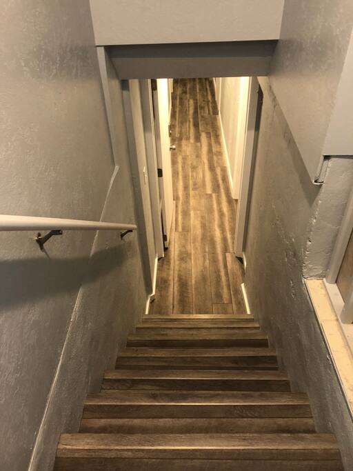 Entrance to lower unit