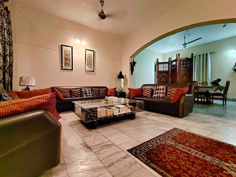 ❤ Ganga 10 mins walk❤Balcony❤AC Rooms✫Homely 4BHK✫