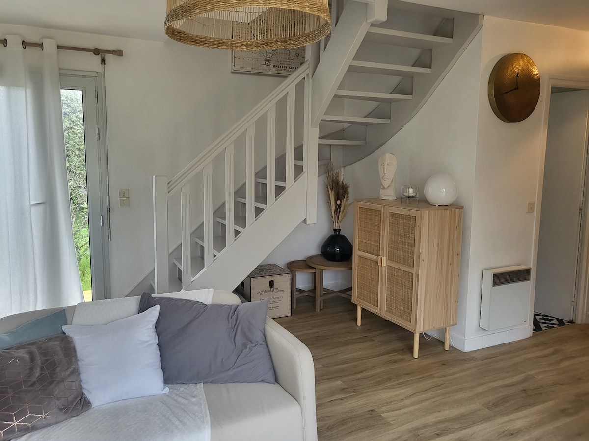 Popular Airbnb listing: Nice vacation home in Arzon