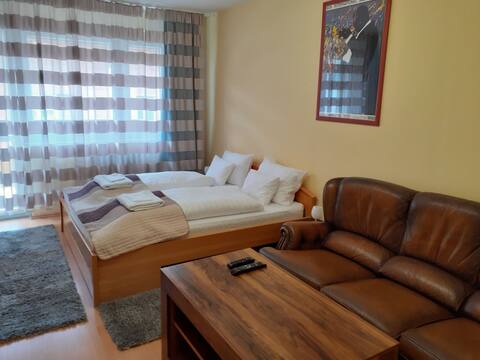 Catfolding, lovely stay in the heart of downtown