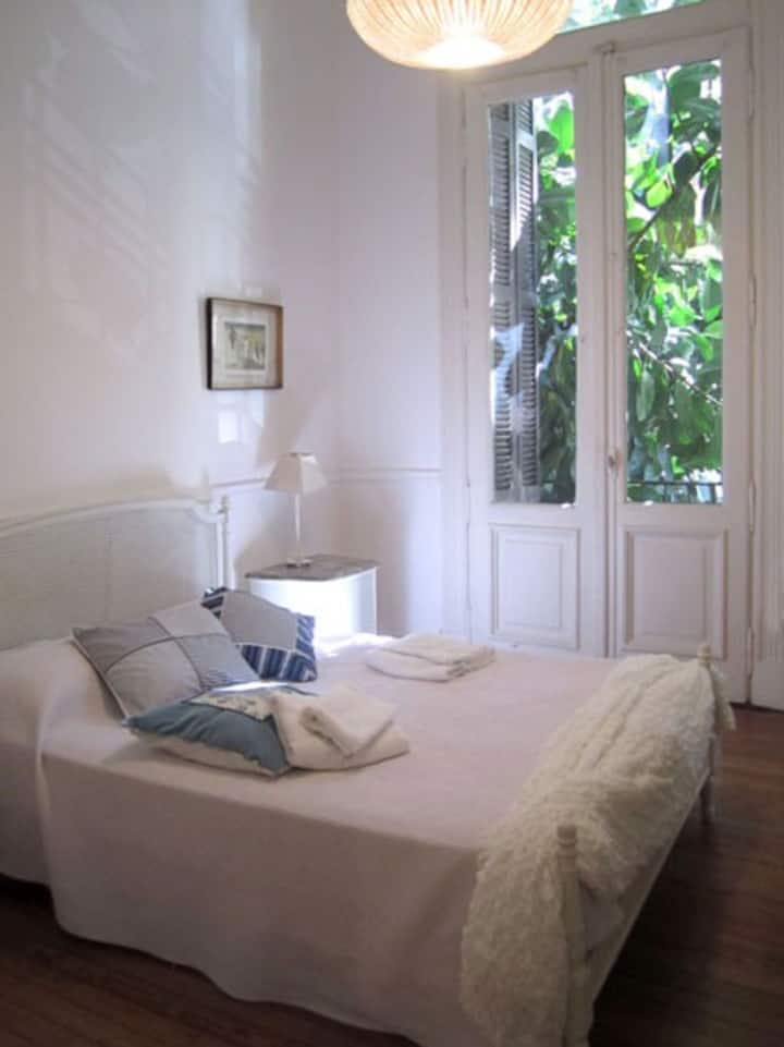 dhomë gjumi kryesore me diell