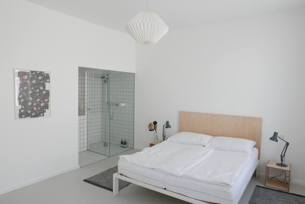 Bedroom & bathroom