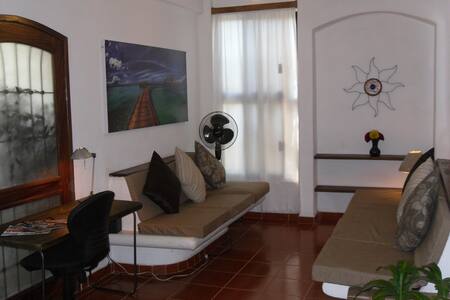 COZY  APARTMENT IN A GREAT SPOT