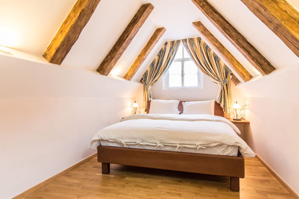 Cozy second bedroom